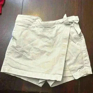 Girls Vineyard Vines Skort Pockets Bow Accent Khaki size 10 Elastic Back Waist
